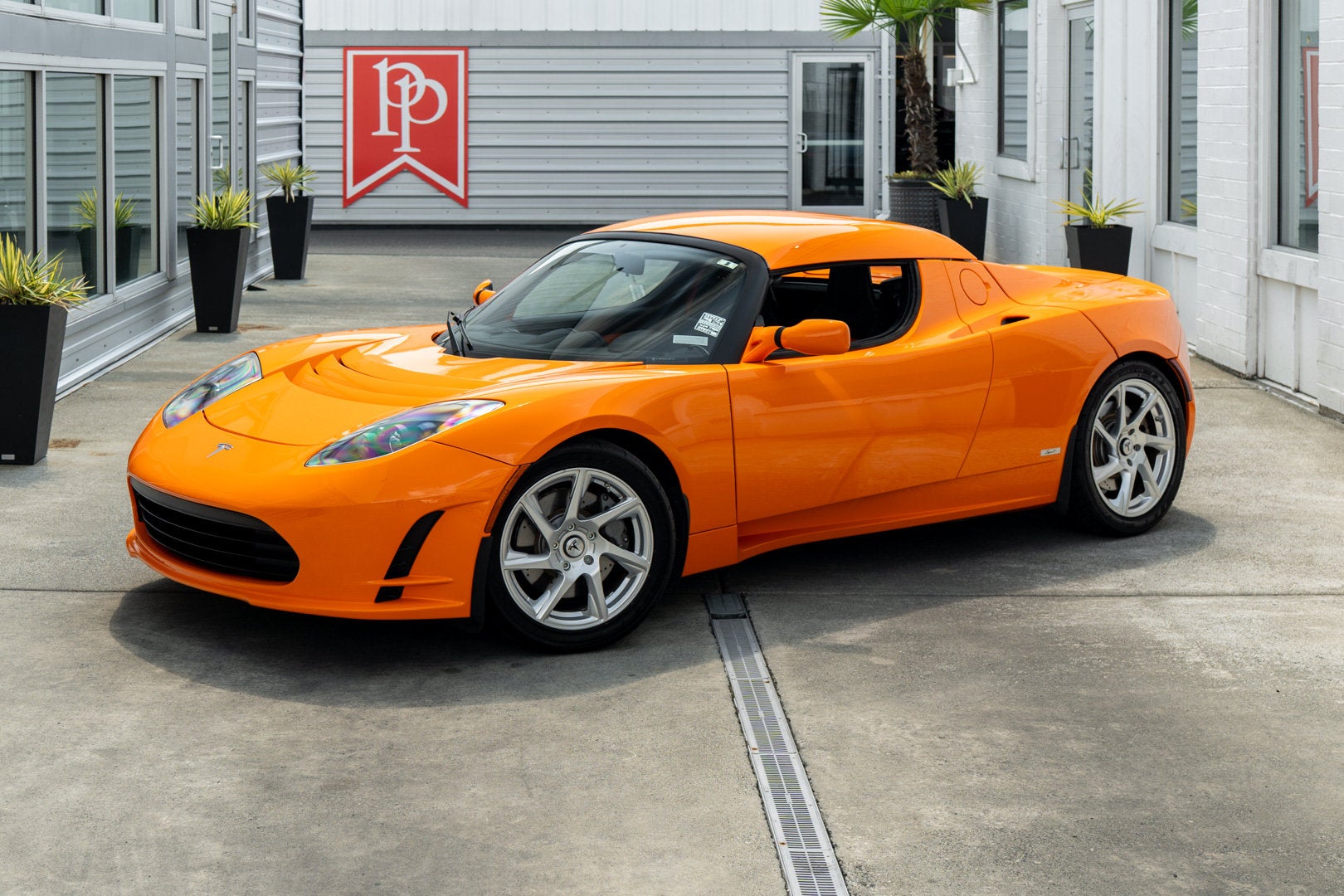 tesla roadster 2010 5YJRE1A32A1001156 image tesla roadster 2010 5YJRE1A32A1001156 image