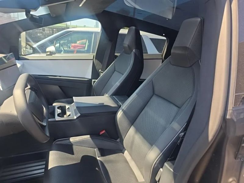tesla cybertruck 2024 7G2CEHEE7RA017484 image tesla cybertruck 2024 7G2CEHEE7RA017484 image
