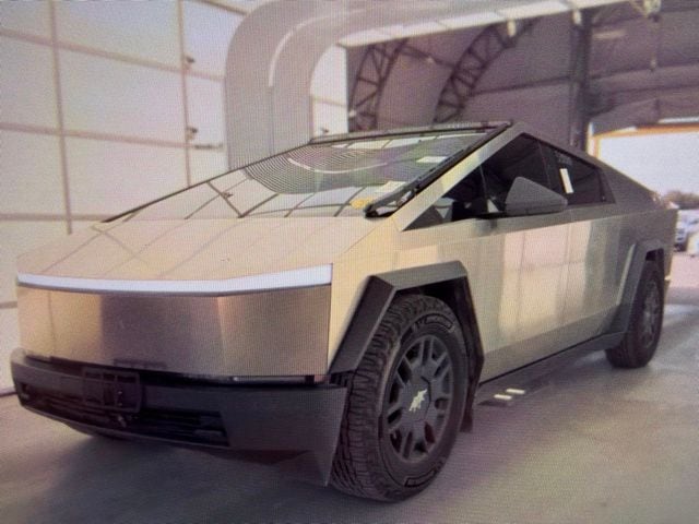 tesla cybertruck 2024 7G2CEHEE5RA017466 image tesla cybertruck 2024 7G2CEHEE5RA017466 image