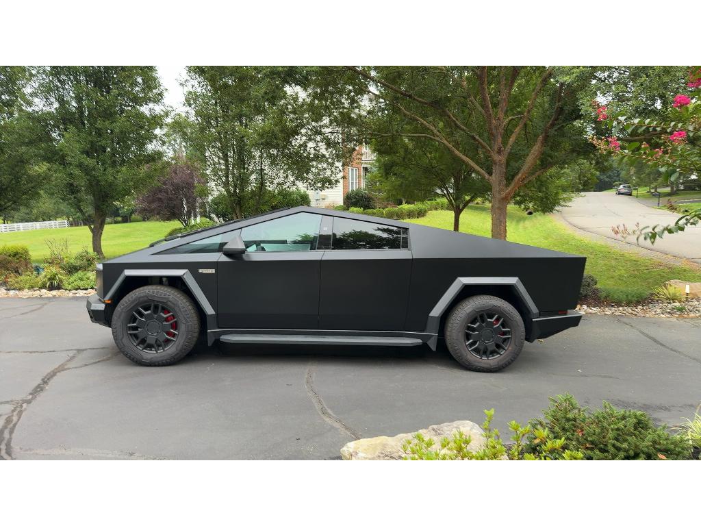tesla cybertruck 2024 7G2CEHED9RA014044 image tesla cybertruck 2024 7G2CEHED9RA014044 image