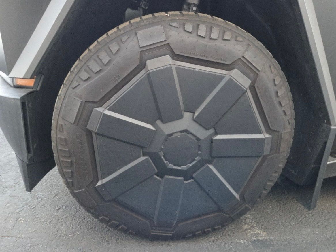 tesla cybertruck 2024 7G2CEHEEXRA005152 image tesla cybertruck 2024 7G2CEHEEXRA005152 image