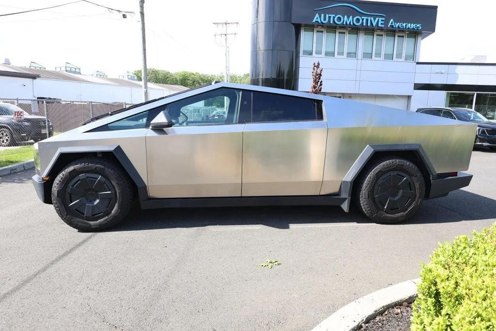 tesla cybertruck 2024 7G2CEHEE6RA018240 image tesla cybertruck 2024 7G2CEHEE6RA018240 image