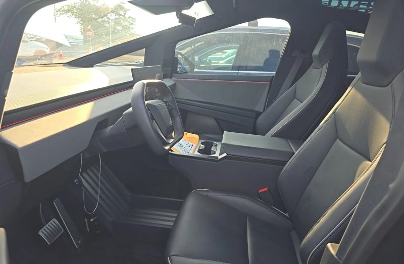 tesla cybertruck 2024 7G2CEHED9RA021821 image tesla cybertruck 2024 7G2CEHED9RA021821 image