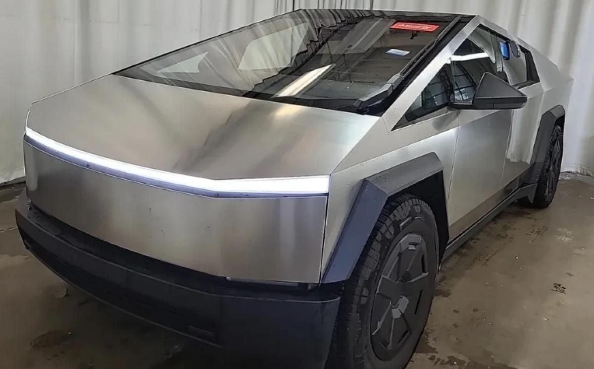 tesla cybertruck 2025 7G2CEHED3SA071054 image tesla cybertruck 2025 7G2CEHED3SA071054 image