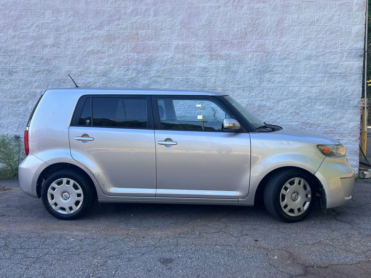 scion xb 2009 JTLKE50EX91072855 image scion xb 2009 JTLKE50EX91072855 image