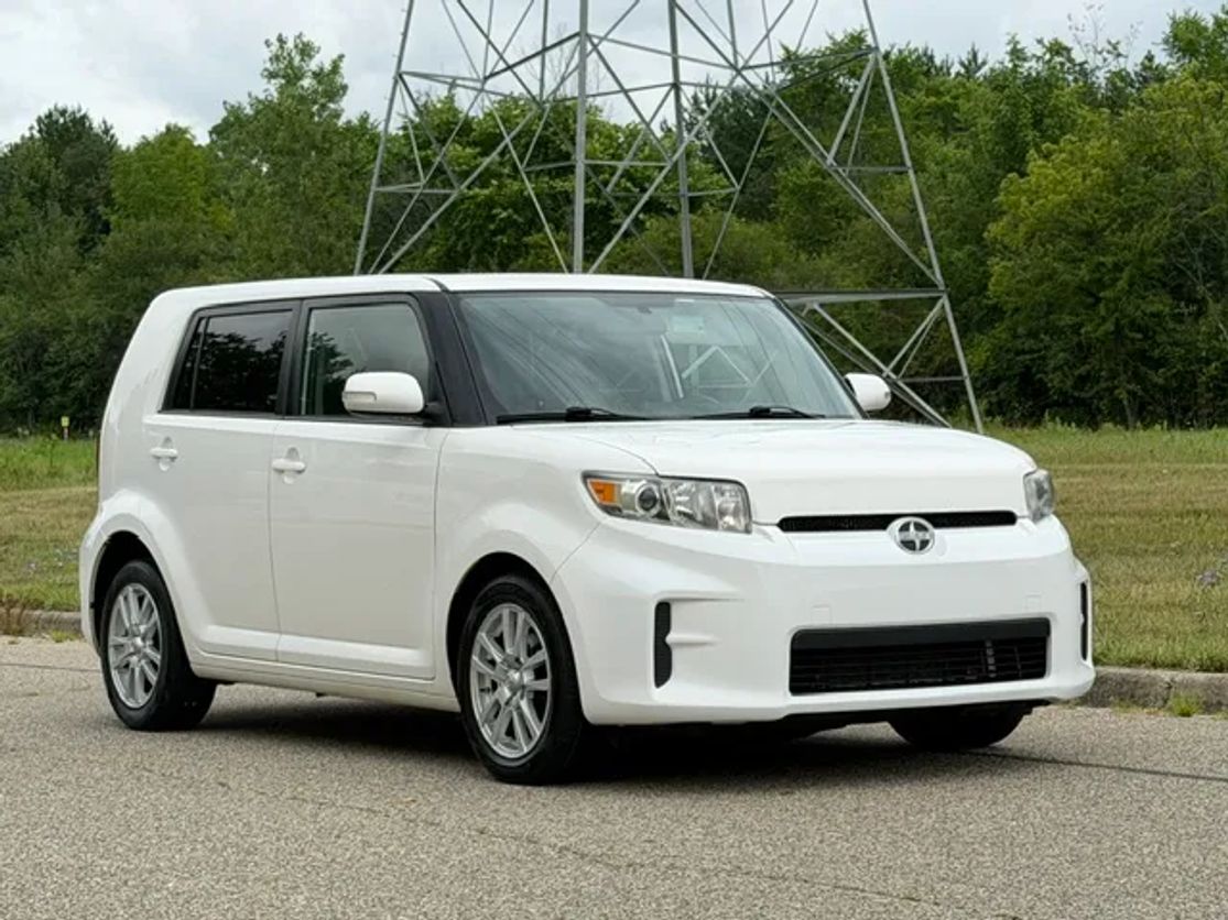 scion xb 2012 JTLZE4FE0CJ012221 image scion xb 2012 JTLZE4FE0CJ012221 image