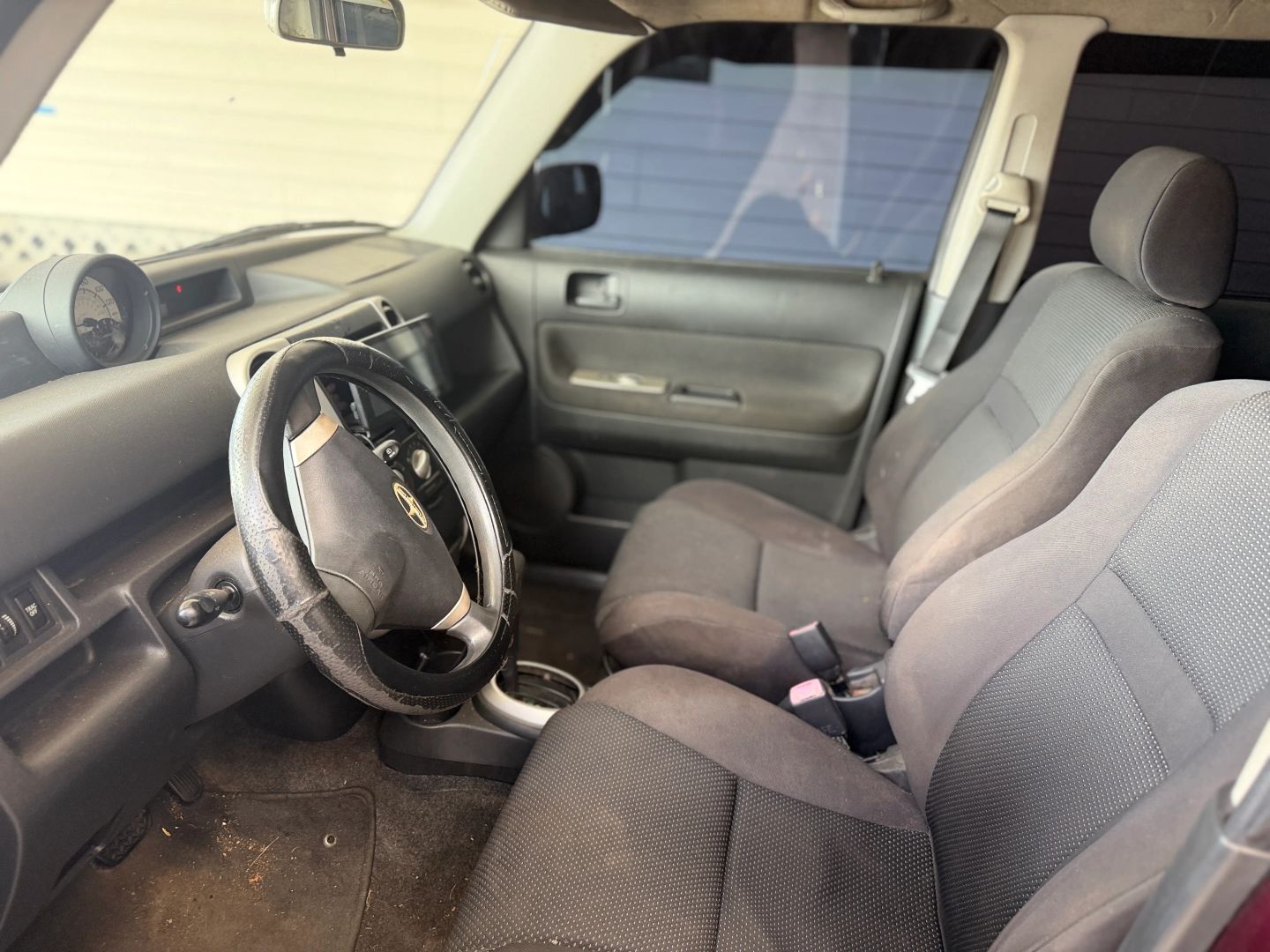 scion xb 2004 JTLKT324940153181 image scion xb 2004 JTLKT324940153181 image