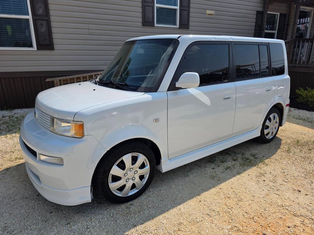 scion xb 2005 JTLKT324650218165 image scion xb 2005 JTLKT324650218165 image