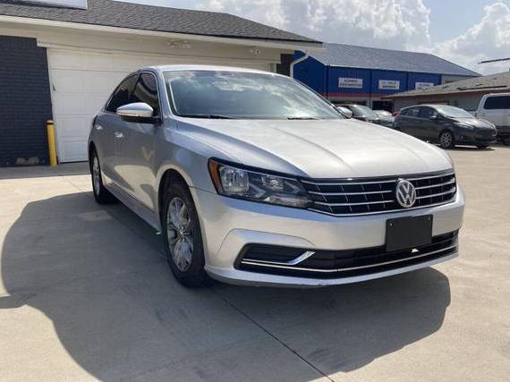 VOLKSWAGEN PASSAT 2017 1VWAT7A31HC002361 image
