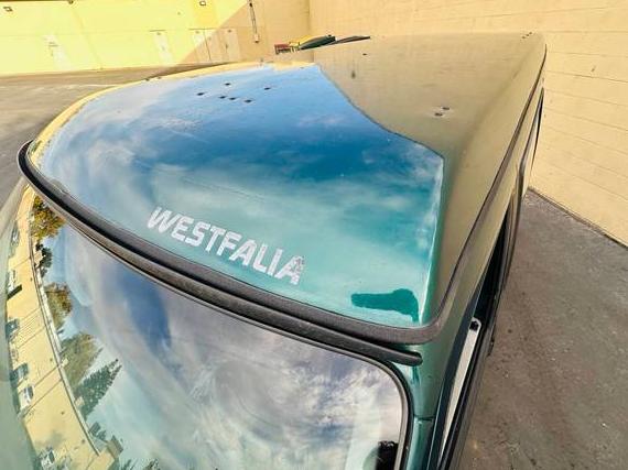 VOLKSWAGEN EUROVAN 2002 WV2NB47002H048651 image VOLKSWAGEN EUROVAN 2002 WV2NB47002H048651 image