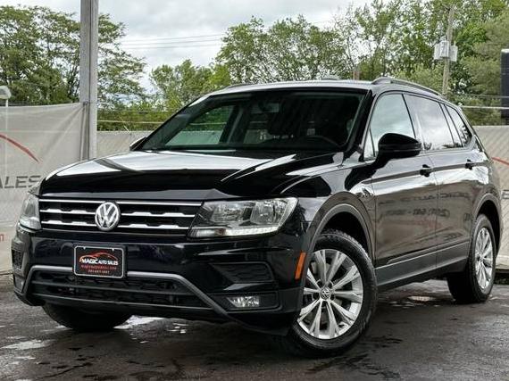 VOLKSWAGEN TIGUAN 2018 3VV0B7AX0JM022577 image