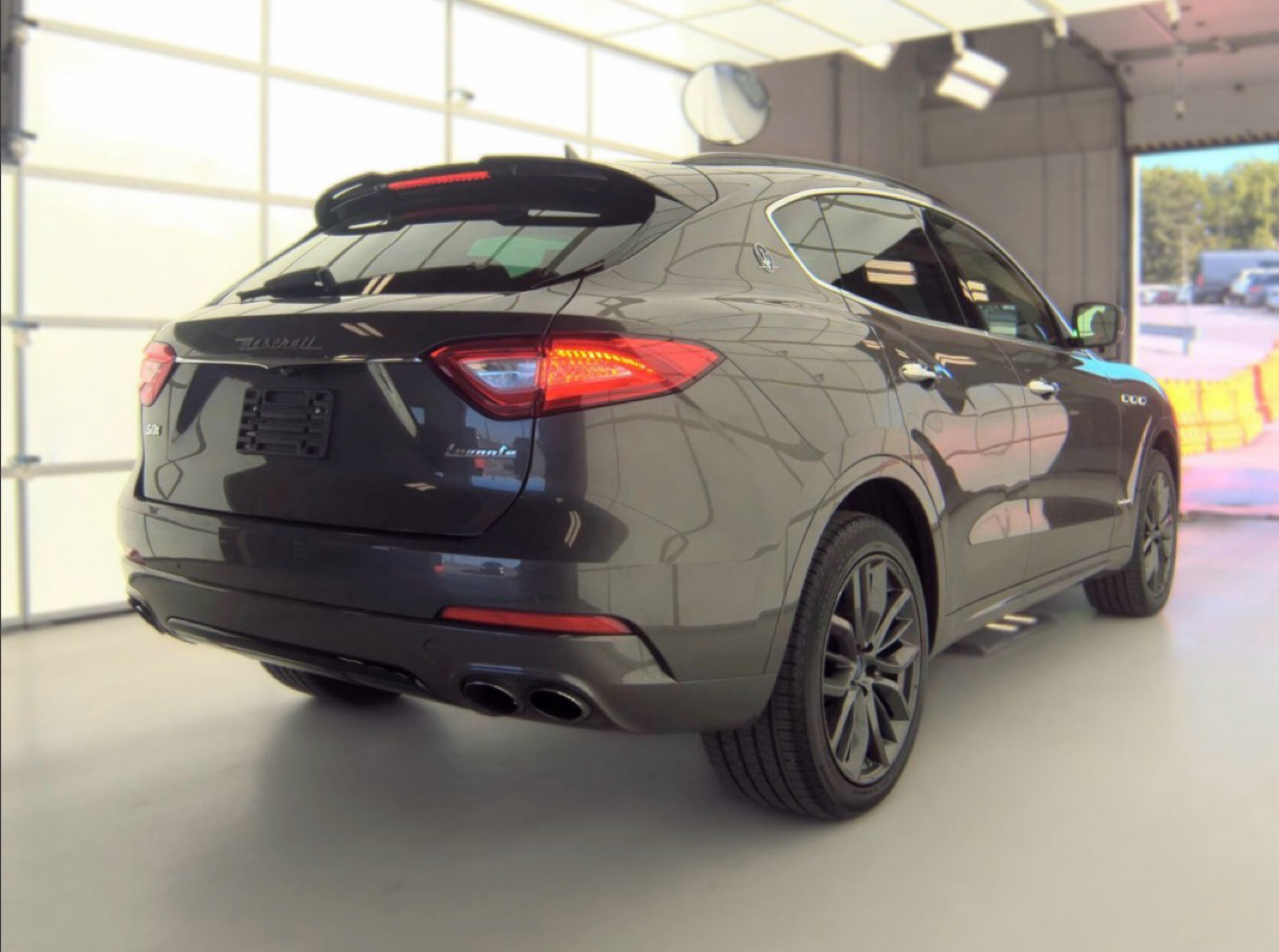 maserati levante 2018 ZN661YUS7JX298572 image maserati levante 2018 ZN661YUS7JX298572 image