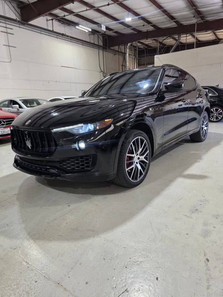maserati levante 2017 ZN661XUS6HX234267 image maserati levante 2017 ZN661XUS6HX234267 image