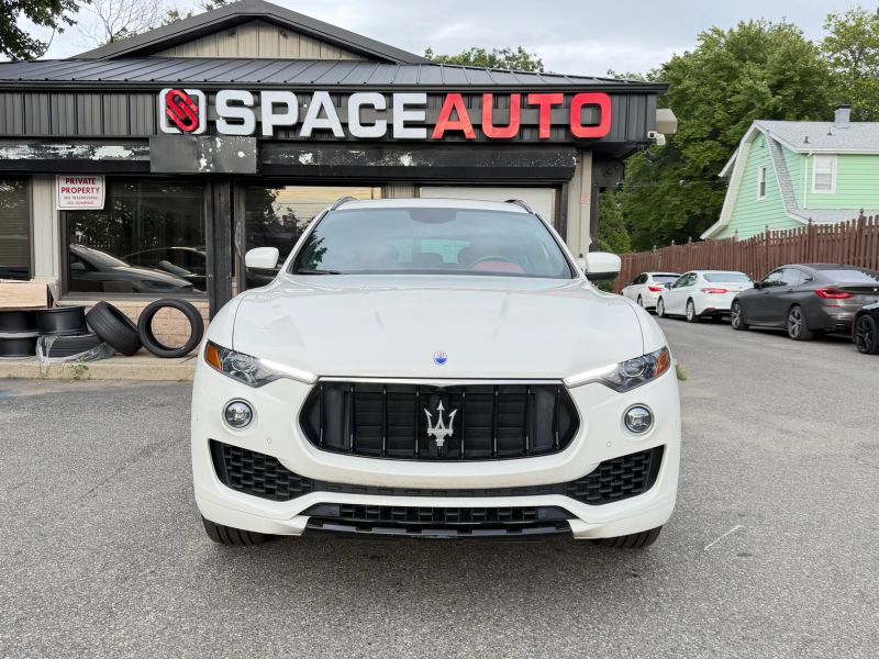 maserati levante 2017 ZN661XUS5HX238634 image maserati levante 2017 ZN661XUS5HX238634 image