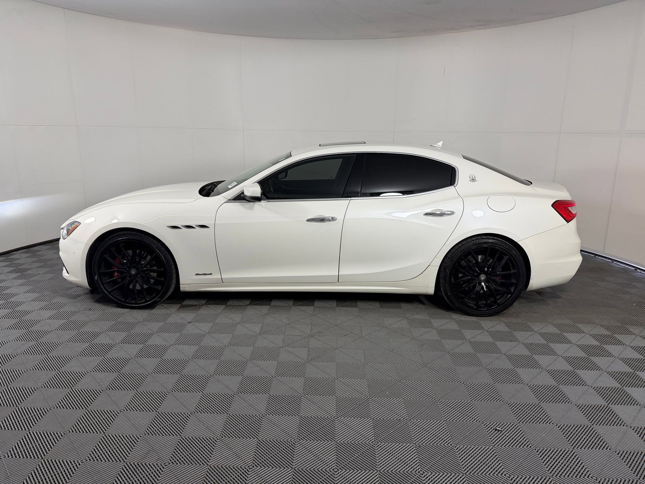 maserati ghibli 2018 ZAM57YTS9J1295071 image maserati ghibli 2018 ZAM57YTS9J1295071 image