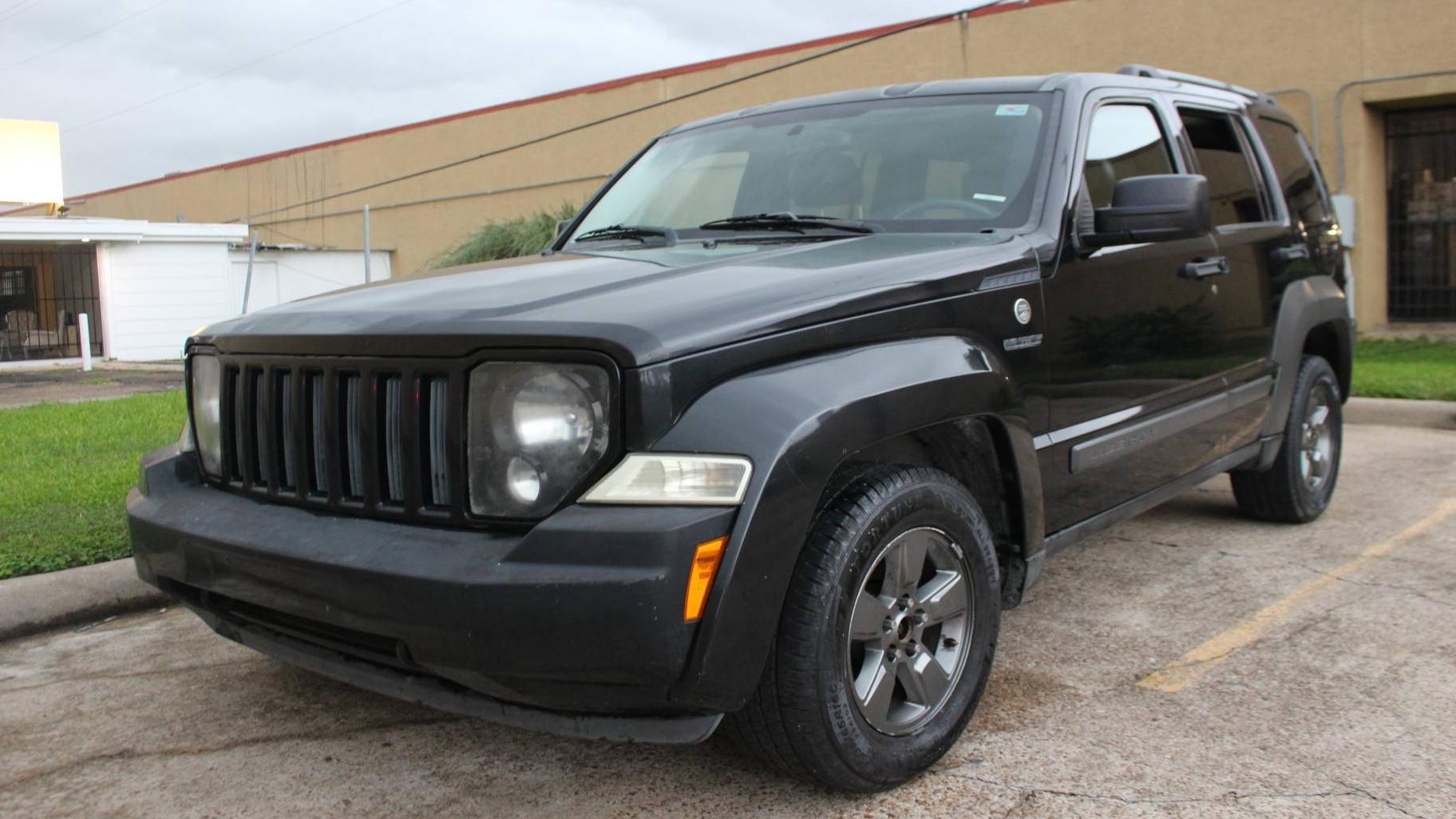 JEEP LIBERTY 2010 1J4PN3GKXAW148528 image