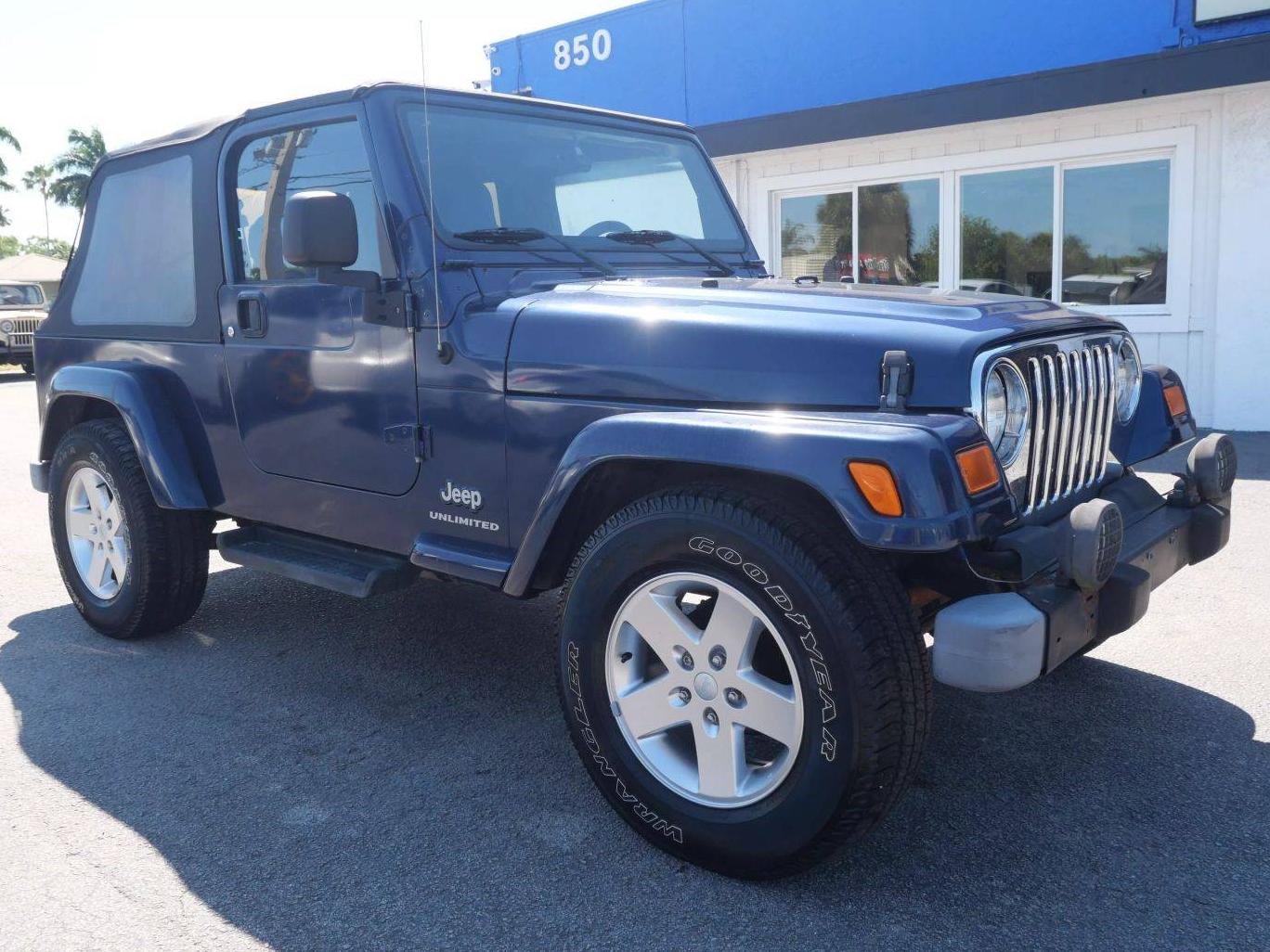 JEEP WRANGLER 2005 1J4FA44S65P329546 image