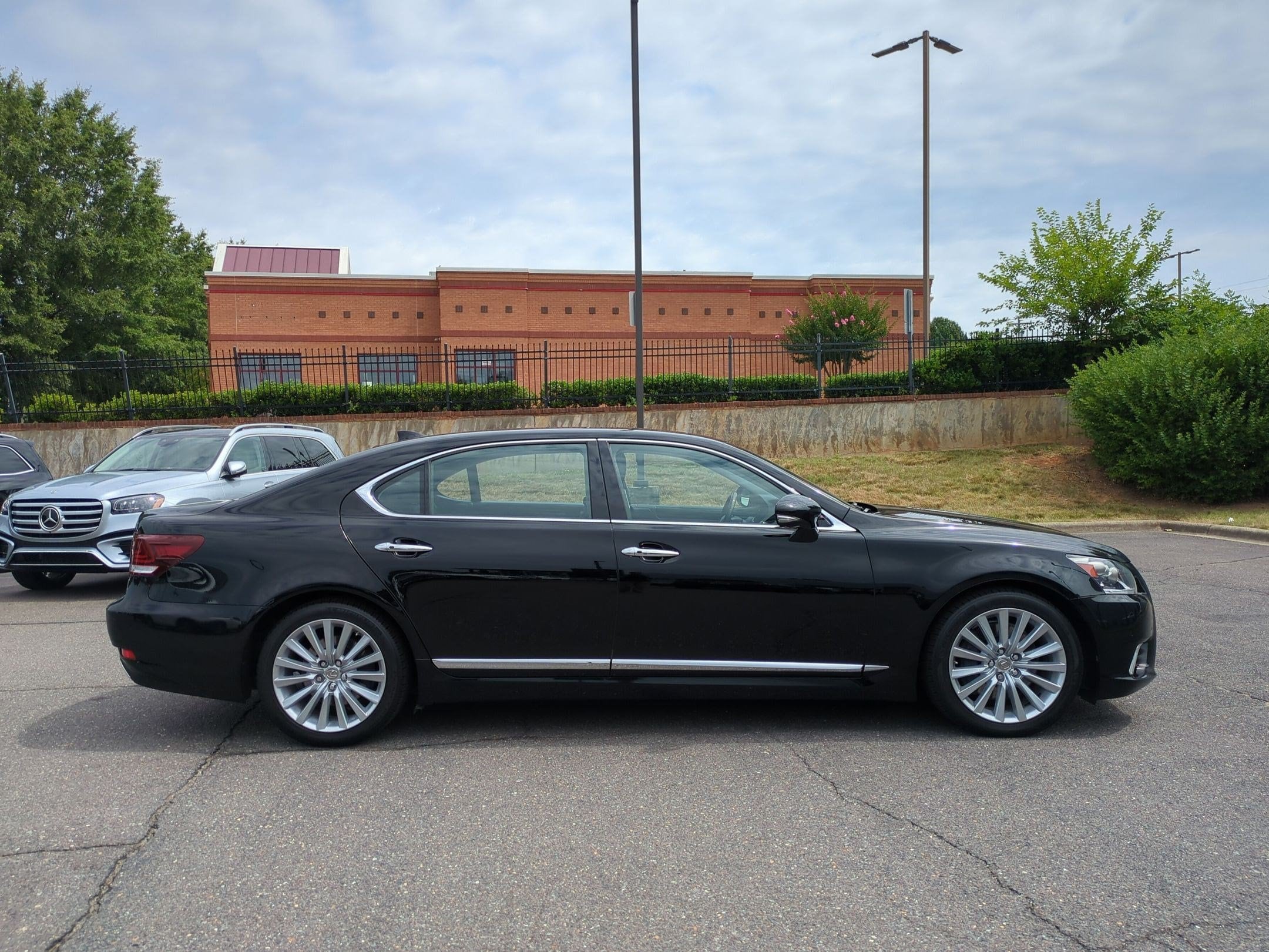 lexus ls 2016 JTHDL5EF6G5007713 image lexus ls 2016 JTHDL5EF6G5007713 image