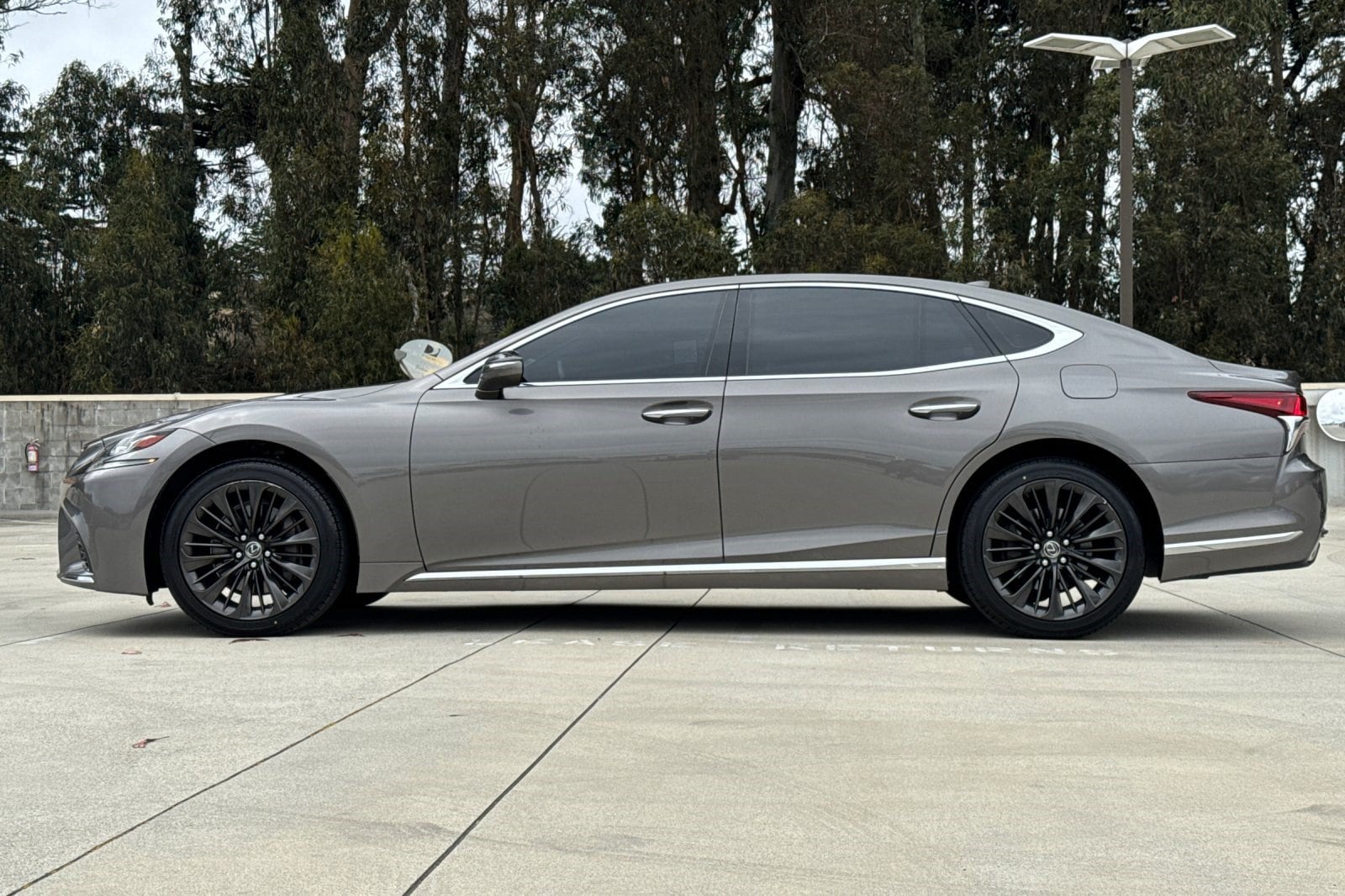 lexus ls 2018 JTHC51FF2J5004974 image lexus ls 2018 JTHC51FF2J5004974 image