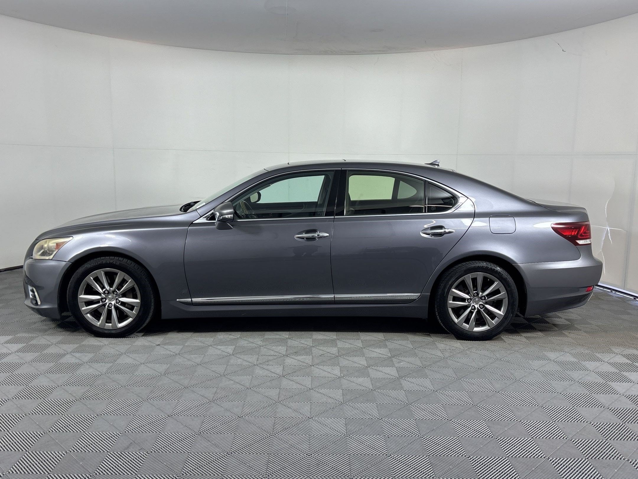 lexus ls 2013 JTHCL5EF2D5019249 image lexus ls 2013 JTHCL5EF2D5019249 image