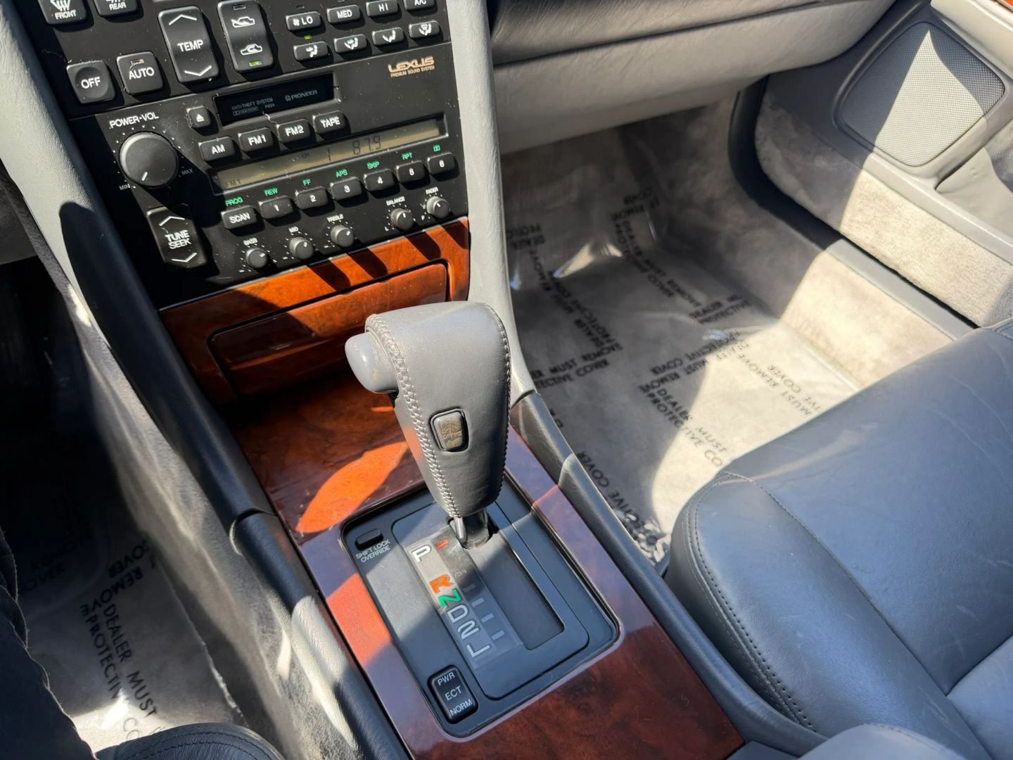 lexus ls 1990 JT8UF11EXL0040167 image lexus ls 1990 JT8UF11EXL0040167 image