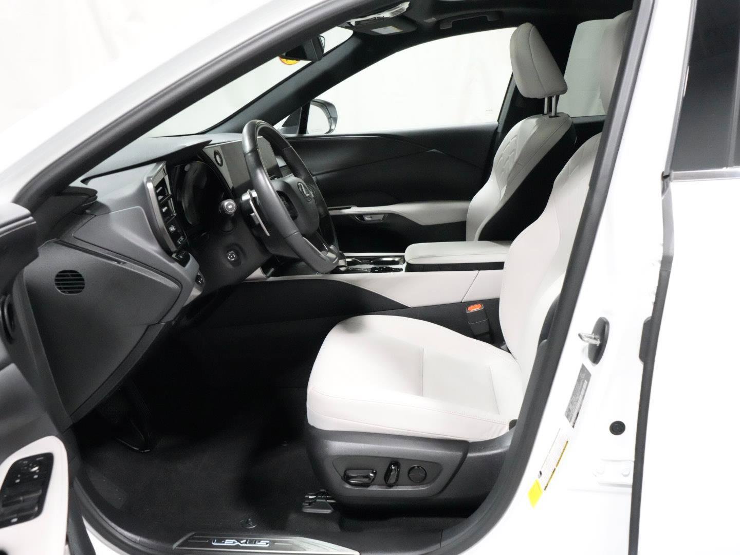 lexus rx 2023 2T2BAMCA2PC036737 image lexus rx 2023 2T2BAMCA2PC036737 image