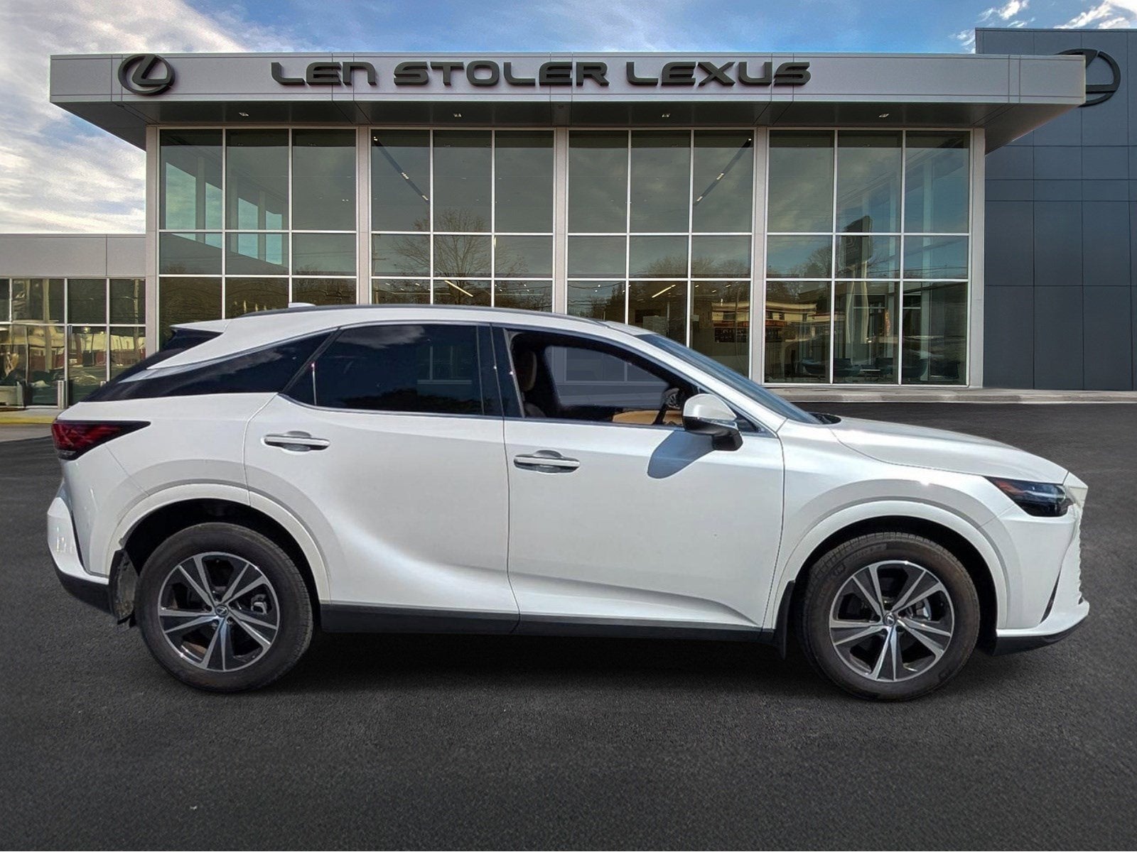 lexus rx 2024 2T2BAMCA8RC056719 image lexus rx 2024 2T2BAMCA8RC056719 image