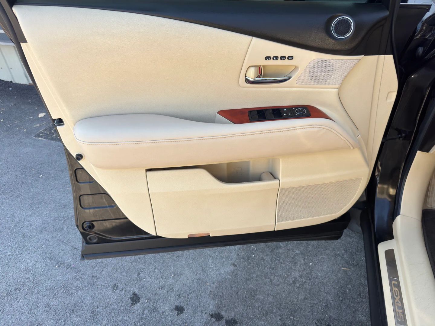 lexus rx 2011 2T2ZK1BAXBC046436 image