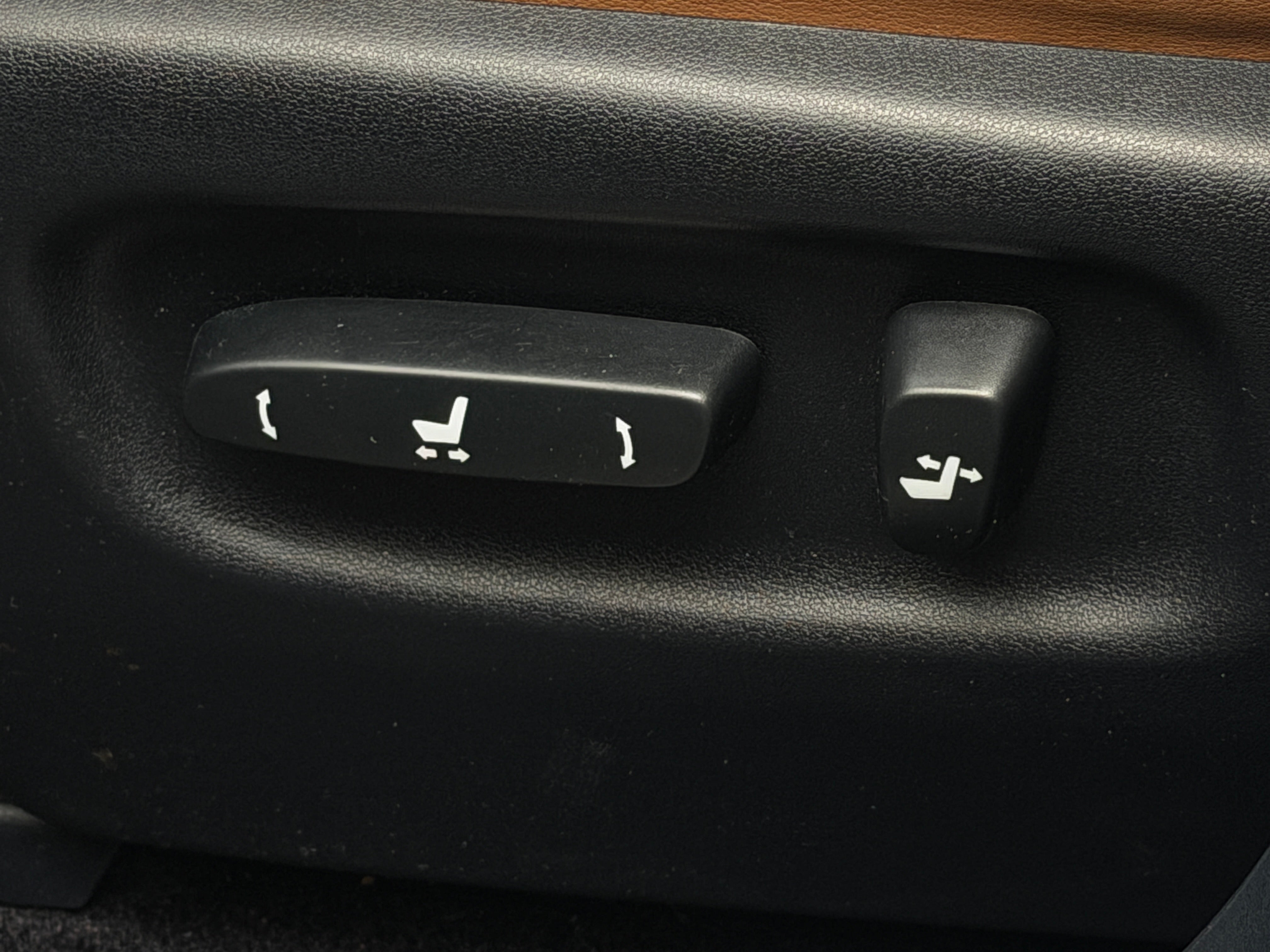 lexus rx 2014 JTJBK1BA2E2460588 image lexus rx 2014 JTJBK1BA2E2460588 image