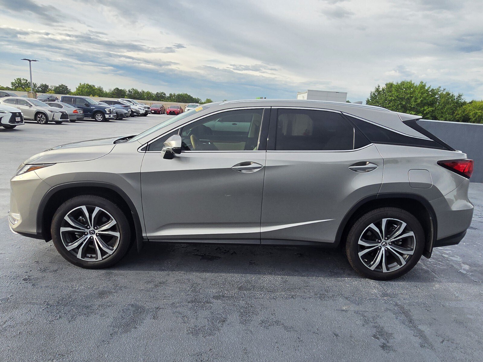 lexus rx 2022 2T2HZMAA1NC240593 image lexus rx 2022 2T2HZMAA1NC240593 image