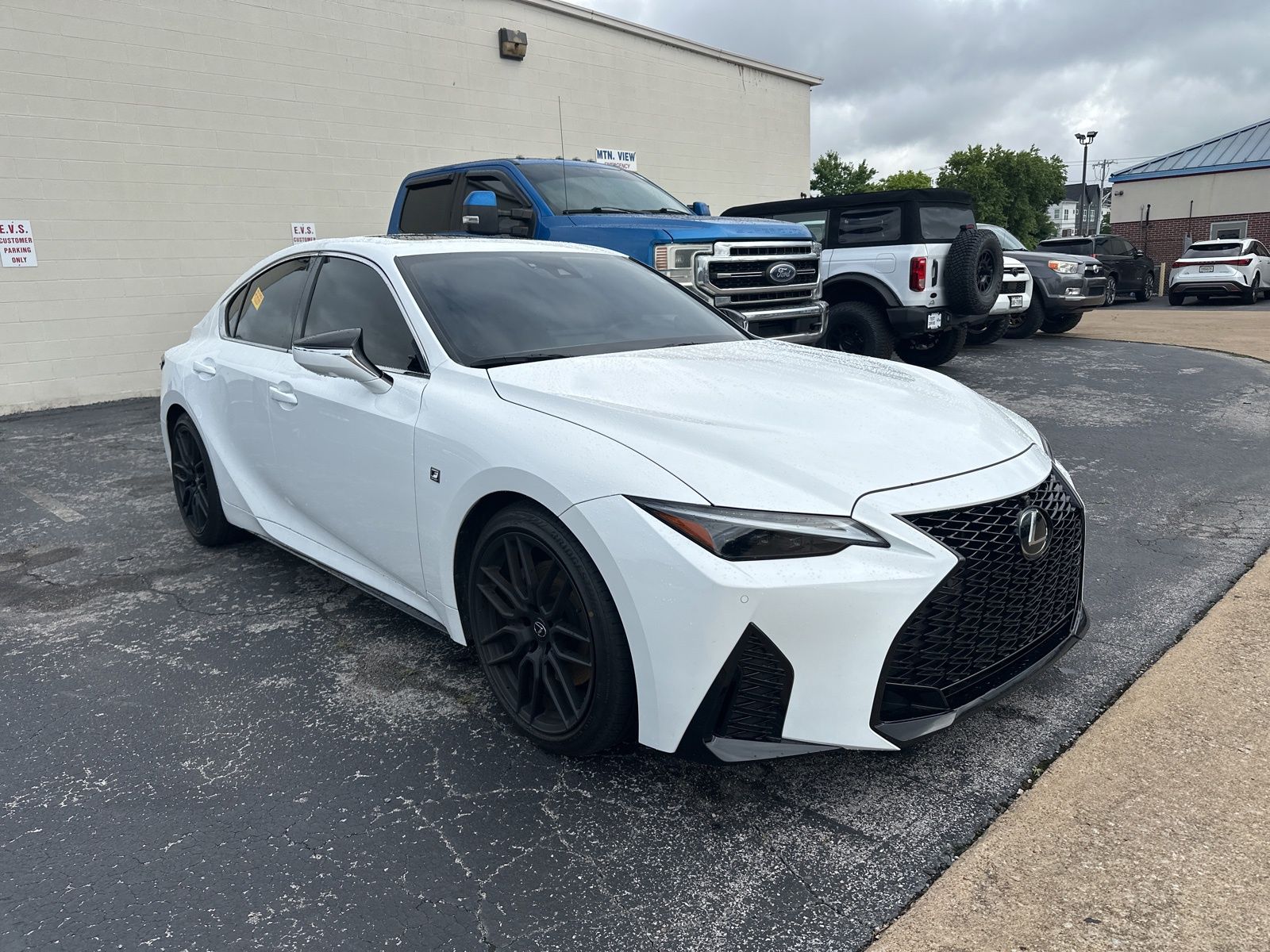 lexus is 2023 JTHGZ1B24P5070816 image lexus is 2023 JTHGZ1B24P5070816 image
