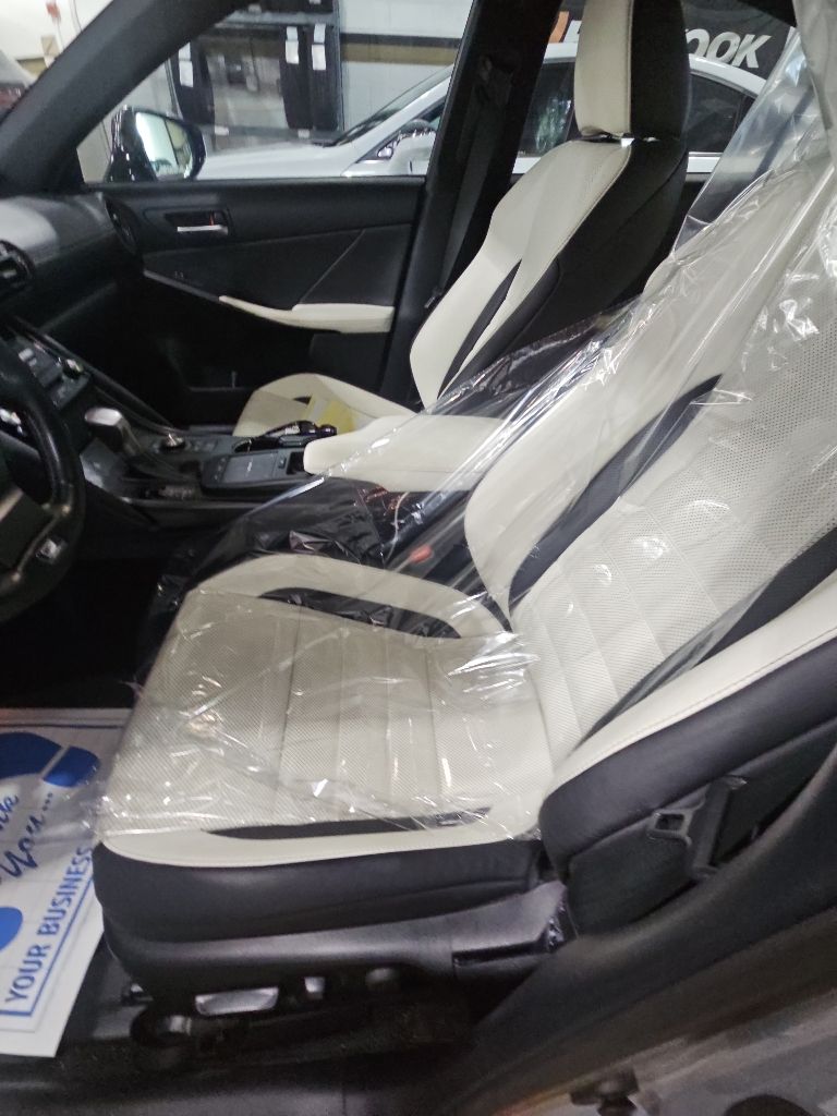 lexus is 2023 JTHGZ1B2XP5060808 image lexus is 2023 JTHGZ1B2XP5060808 image