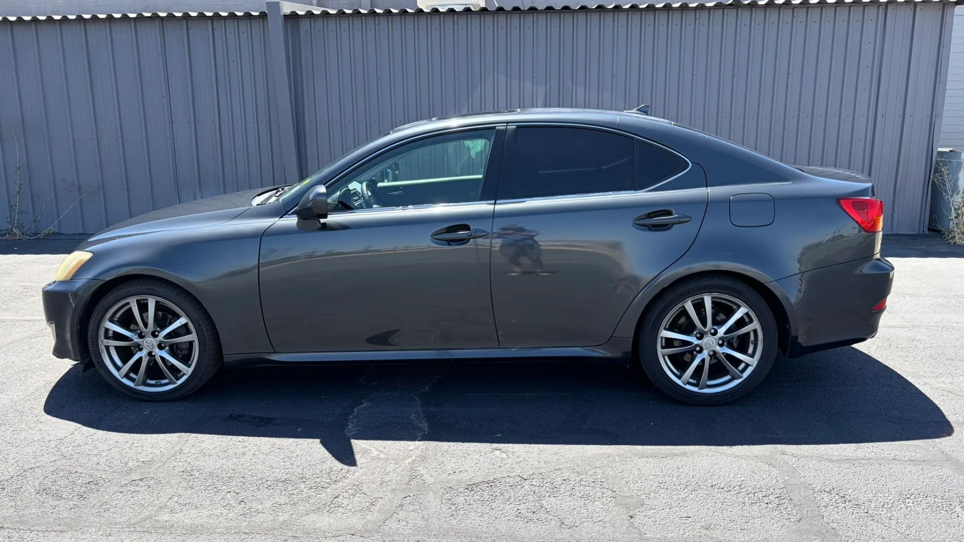 lexus is 2008 JTHBK262582077811 image lexus is 2008 JTHBK262582077811 image