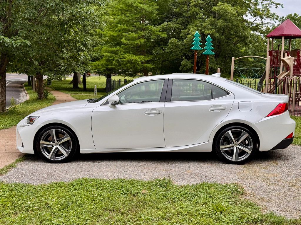 lexus is 2018 JTHC81D25J5030492 image lexus is 2018 JTHC81D25J5030492 image