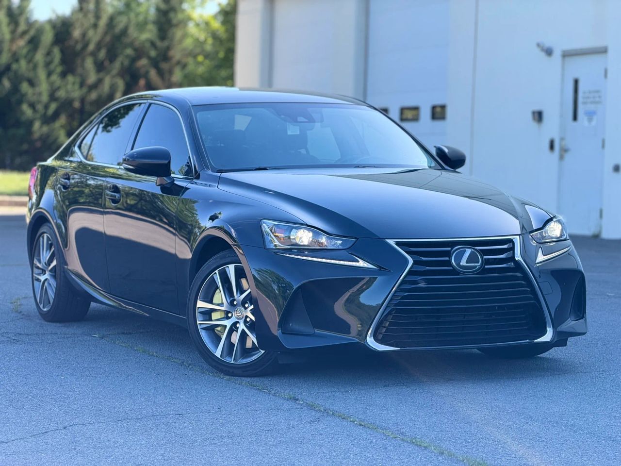 lexus is 2018 JTHC81D20J5031369 image lexus is 2018 JTHC81D20J5031369 image