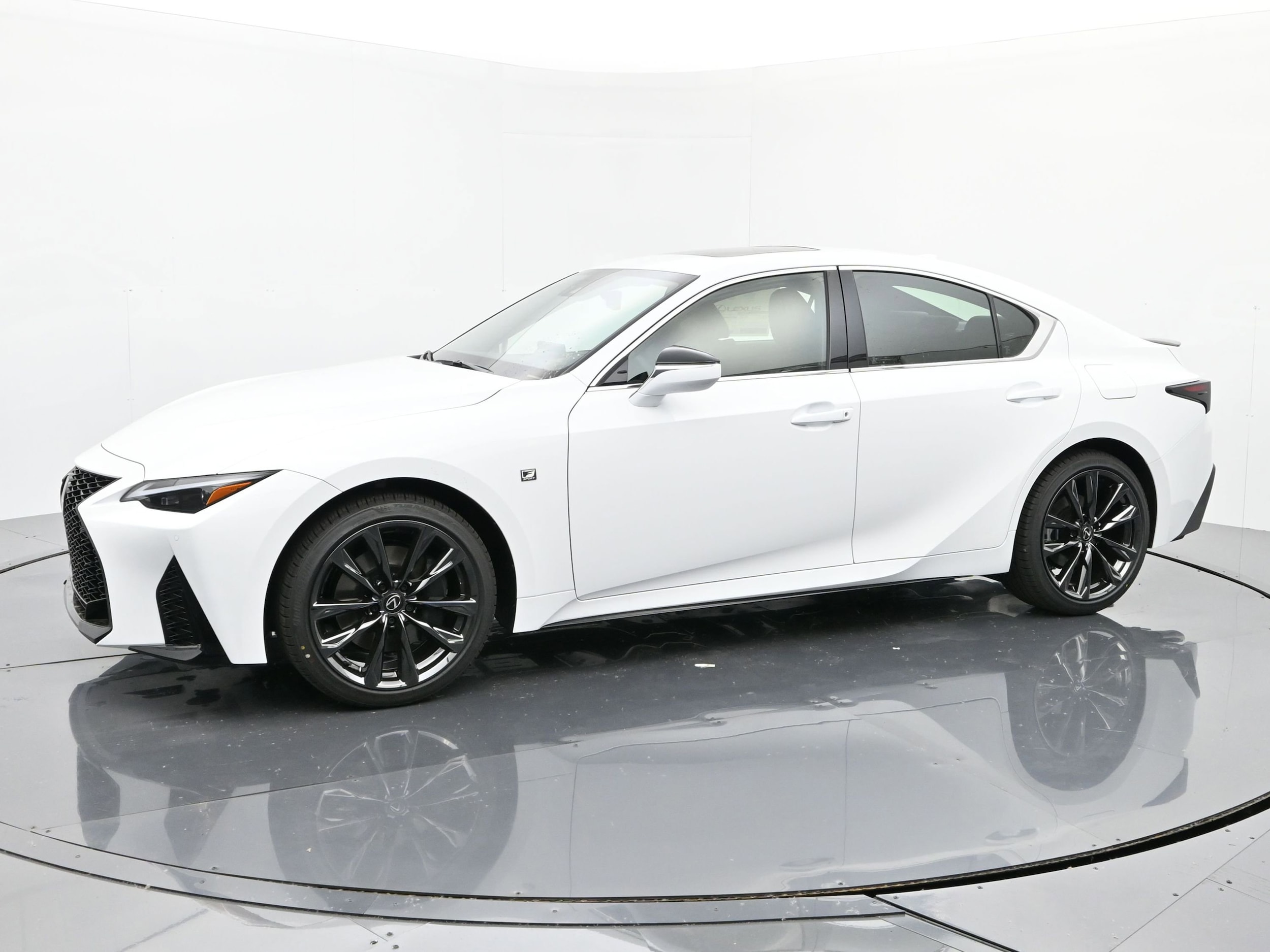 lexus is 2024 JTHGZ1E27R5037730 image lexus is 2024 JTHGZ1E27R5037730 image