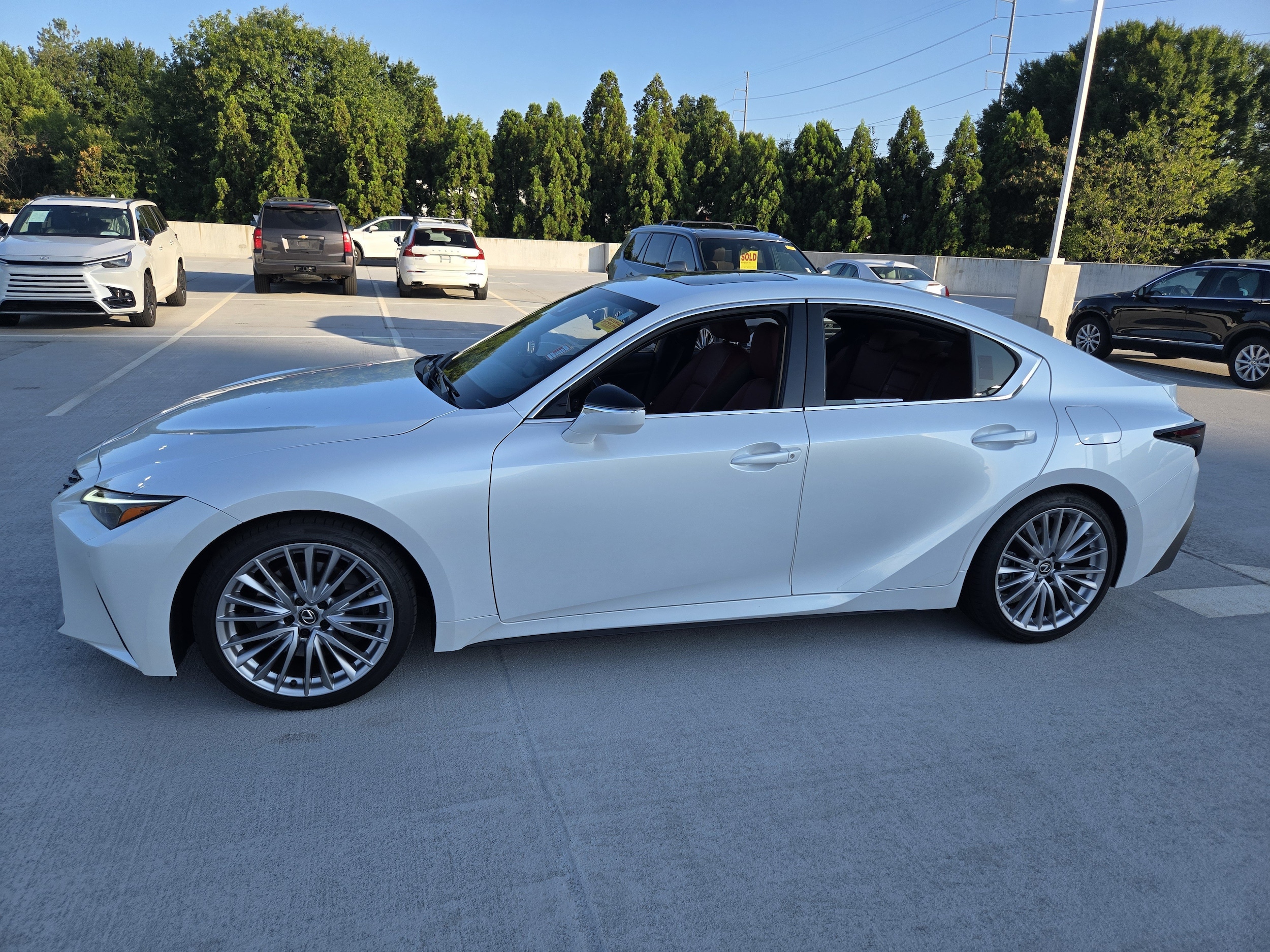lexus is 2024 JTHDA1D28R5132616 image lexus is 2024 JTHDA1D28R5132616 image