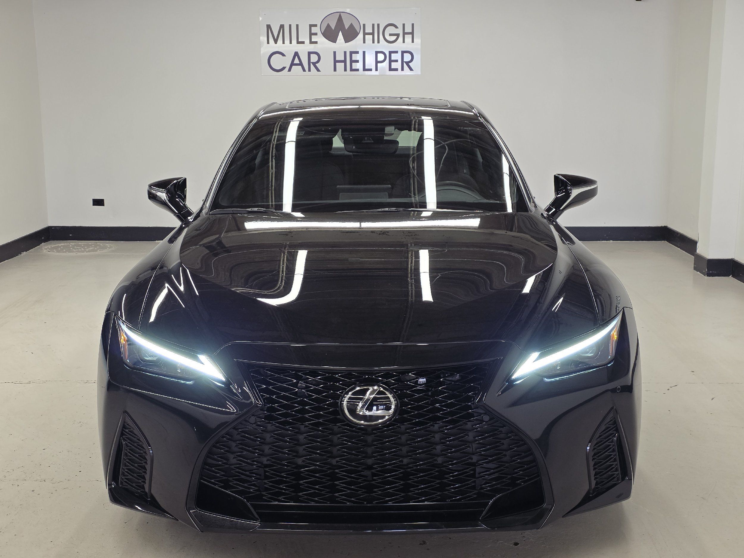 lexus is 2024 JTHGZ1E21R5036945 image lexus is 2024 JTHGZ1E21R5036945 image