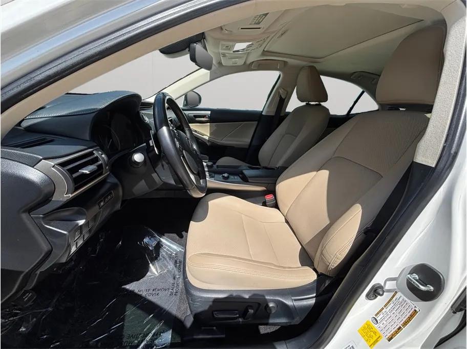lexus is 2020 JTHA81F2XL5042421 image lexus is 2020 JTHA81F2XL5042421 image