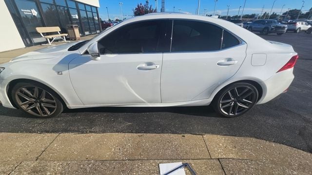 lexus is 2020 JTHG81F26L5041079 image lexus is 2020 JTHG81F26L5041079 image