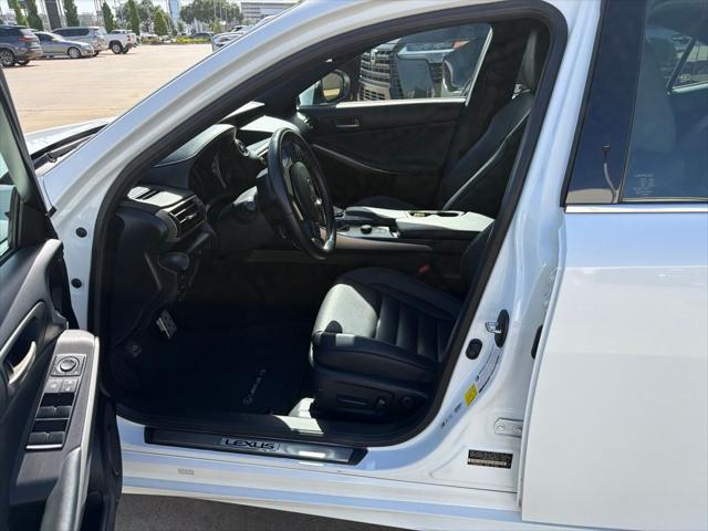 lexus is 2020 JTHGZ1B26L5035480 image lexus is 2020 JTHGZ1B26L5035480 image