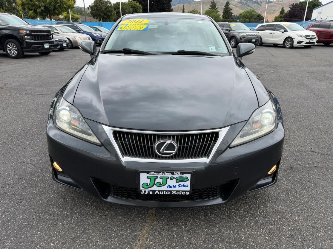 lexus is 2011 JTHCF5C23B5051423 image lexus is 2011 JTHCF5C23B5051423 image