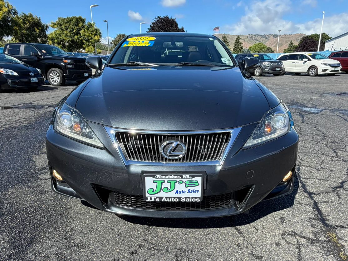 lexus is 2011 JTHCF5C23B5049560 image lexus is 2011 JTHCF5C23B5049560 image