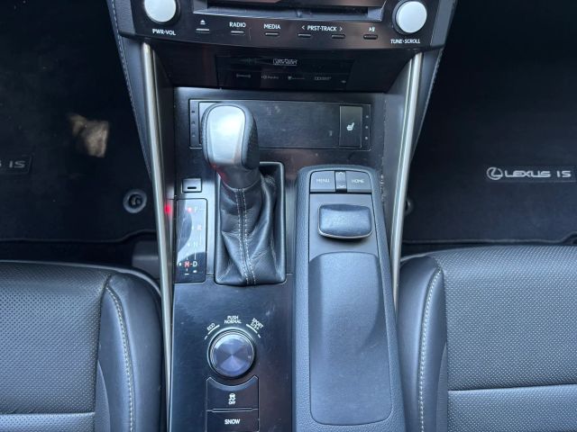lexus is 2014 JTHBE1D2XE5010006 image lexus is 2014 JTHBE1D2XE5010006 image