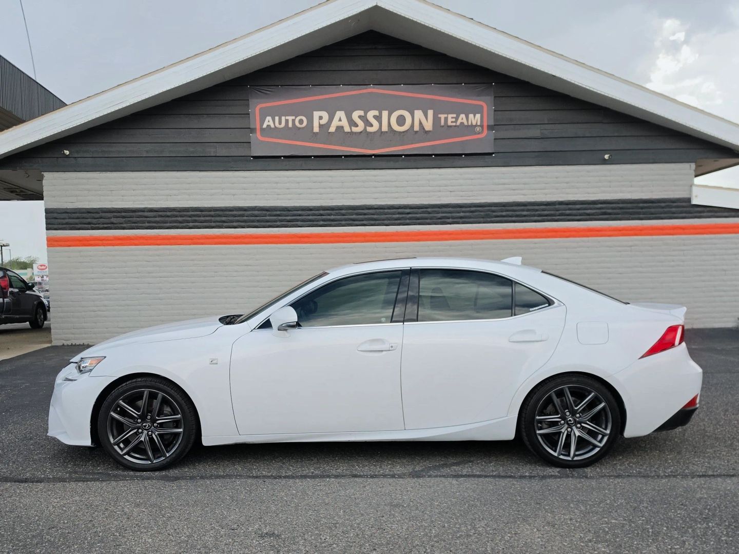 lexus is 2015 JTHBE1D21F5015015 image lexus is 2015 JTHBE1D21F5015015 image