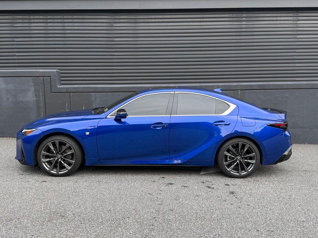 lexus is 2022 JTHGZ1E24N5026307 image lexus is 2022 JTHGZ1E24N5026307 image