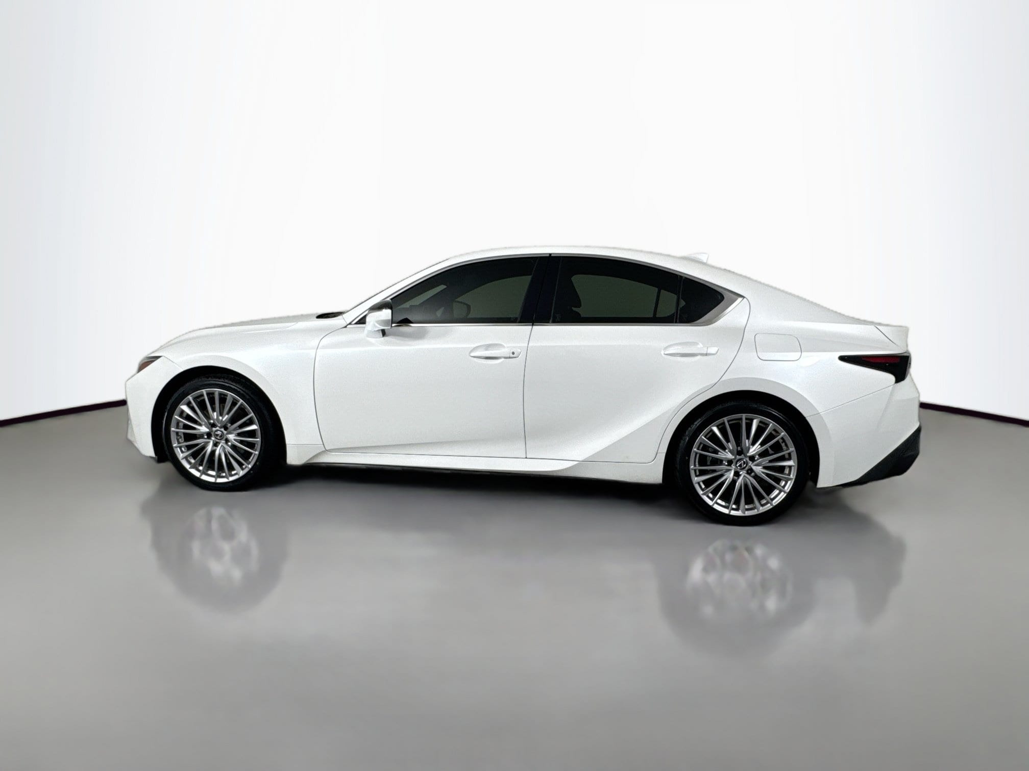 lexus is 2022 JTHD81F27N5048547 image lexus is 2022 JTHD81F27N5048547 image
