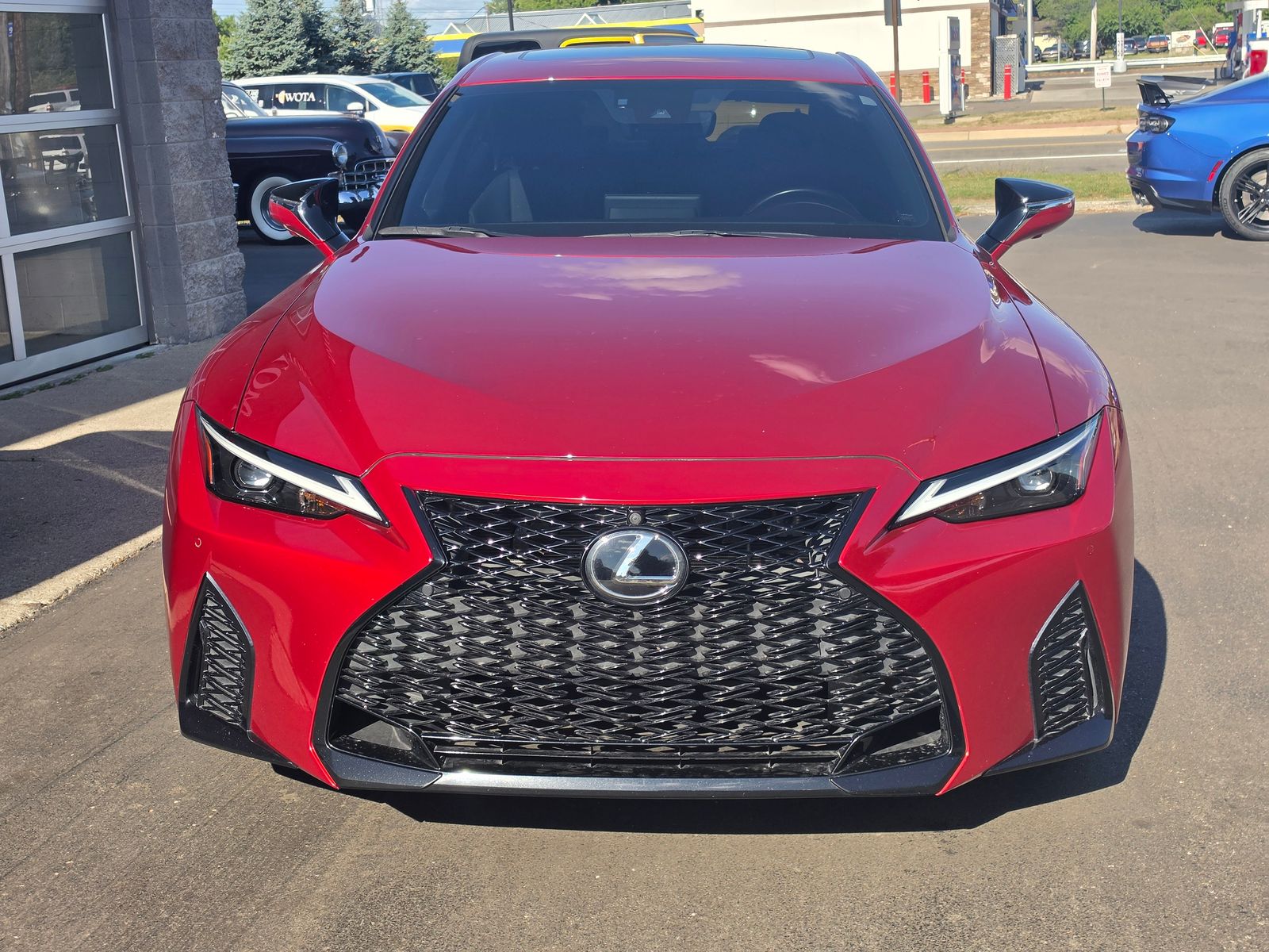 lexus is 2022 JTHGZ1E28N5024379 image lexus is 2022 JTHGZ1E28N5024379 image