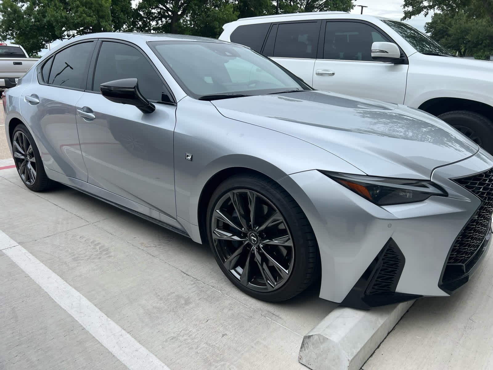 lexus is 2025 JTHGZ1B25S5091618 image