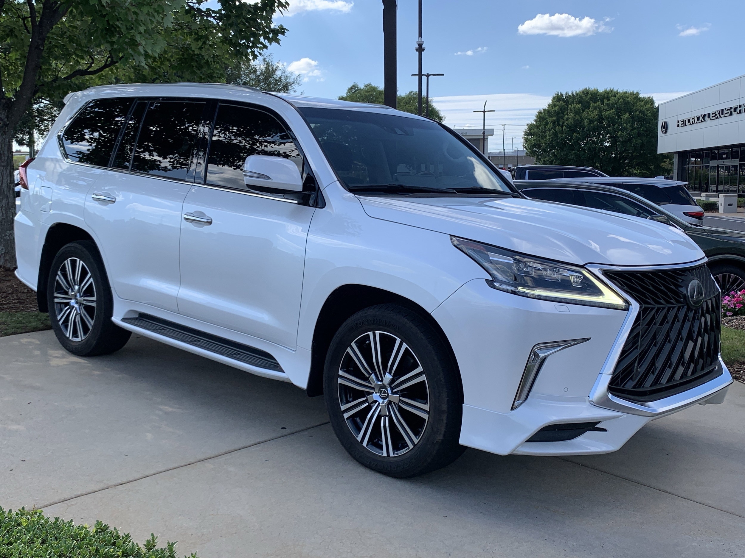 lexus lx 2019 JTJHY7AX8K4284888 image